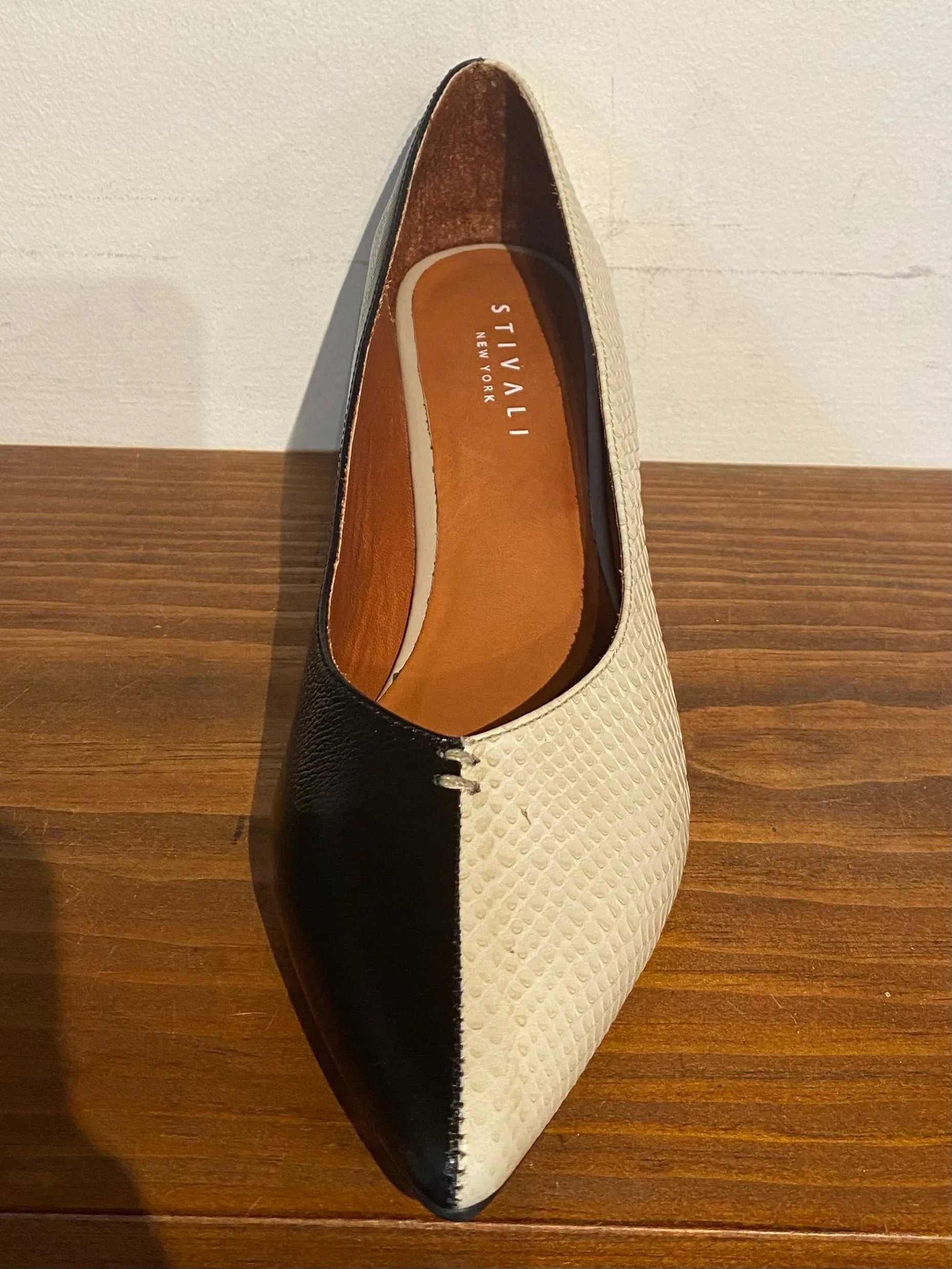 Antoinette Pump | Ivory & Black