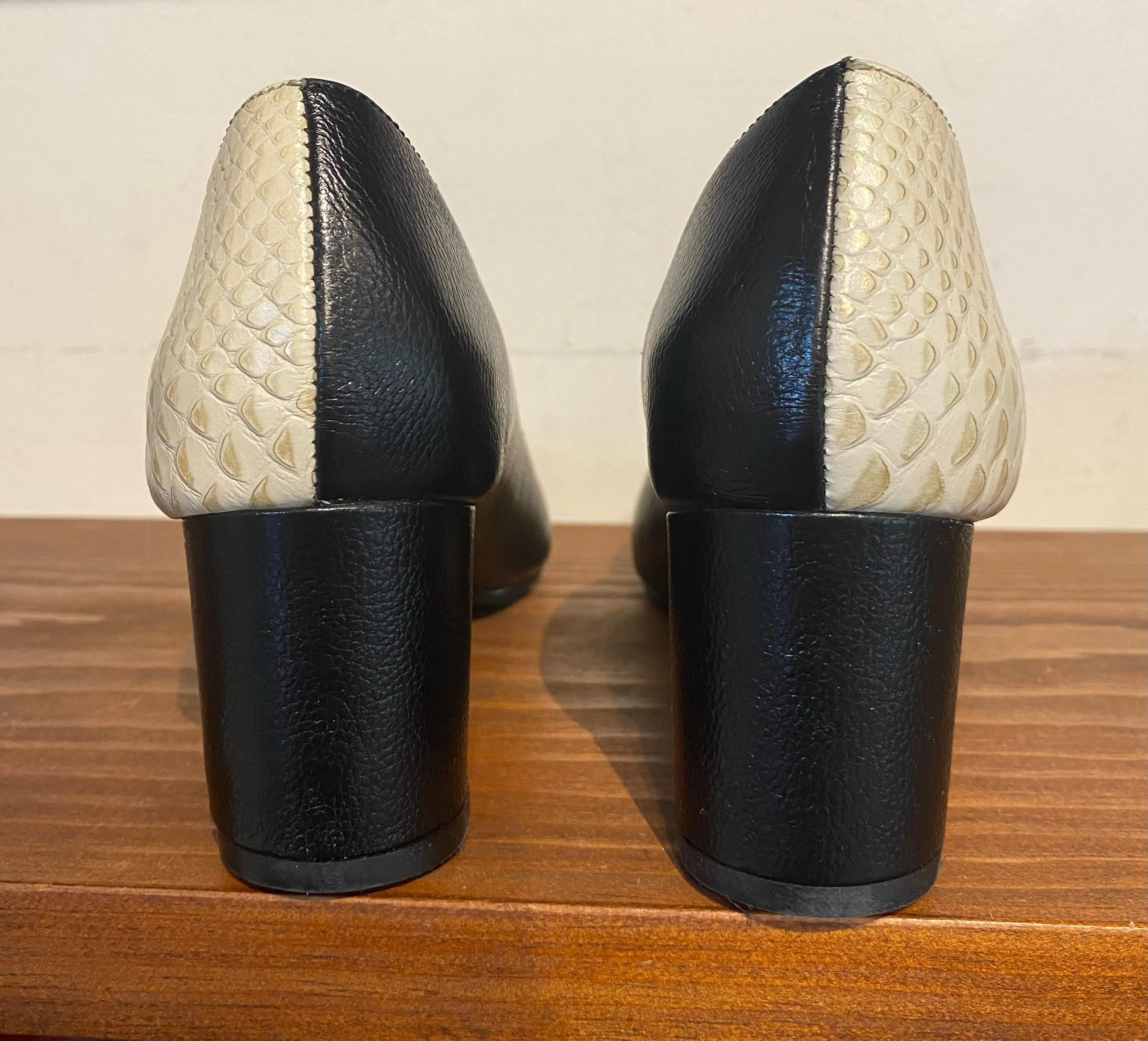 Antoinette Pump | Ivory & Black
