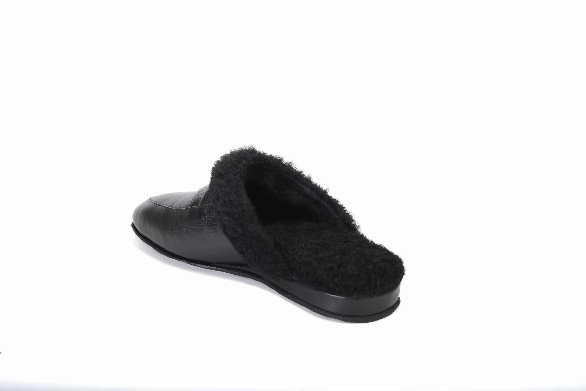 FOOT FEDERATION NATURAL FUR LINED MOC-TOE MEN'S LEATHER SLIPPER BLACK