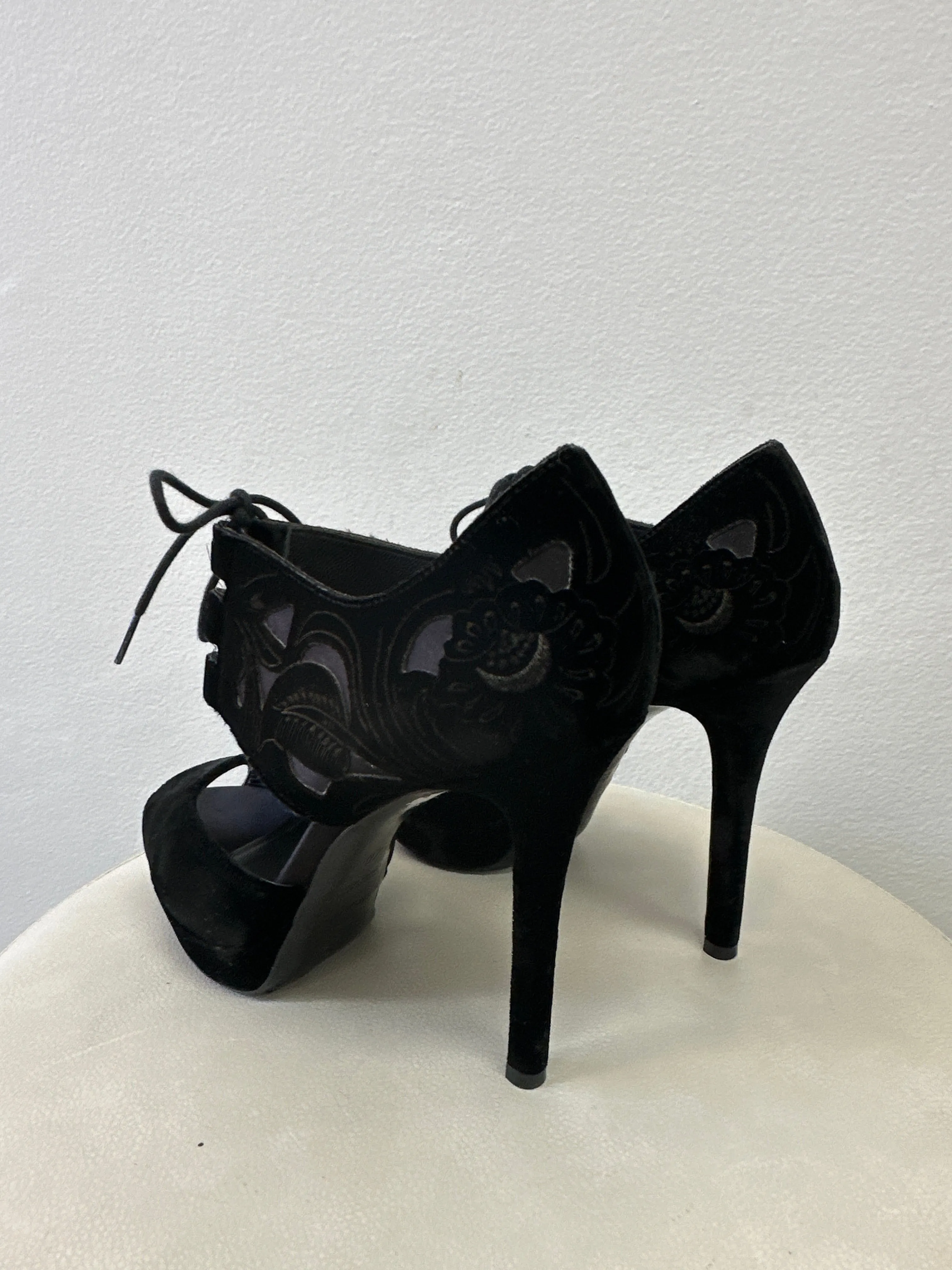 Lace Up Heels in Black