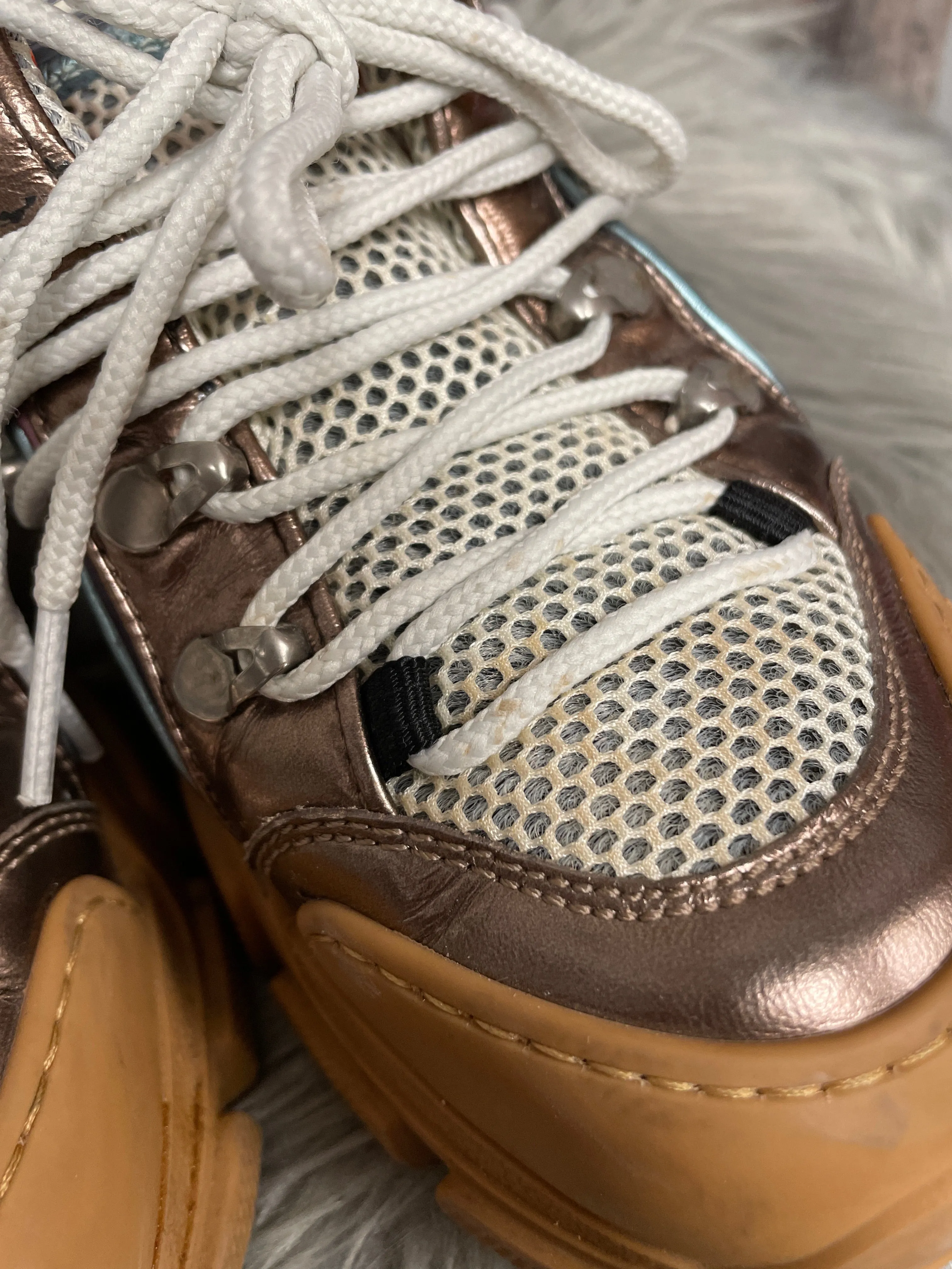 Metallic Shoes Luxury Designer Gucci, Size 8