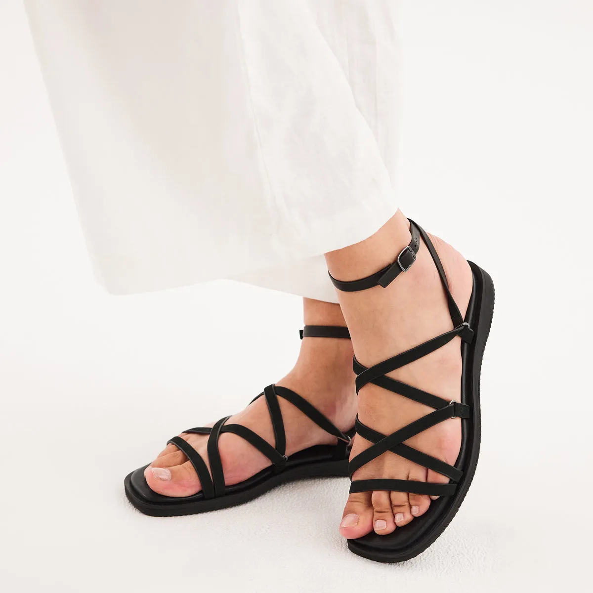 Roman Sandal All Black
