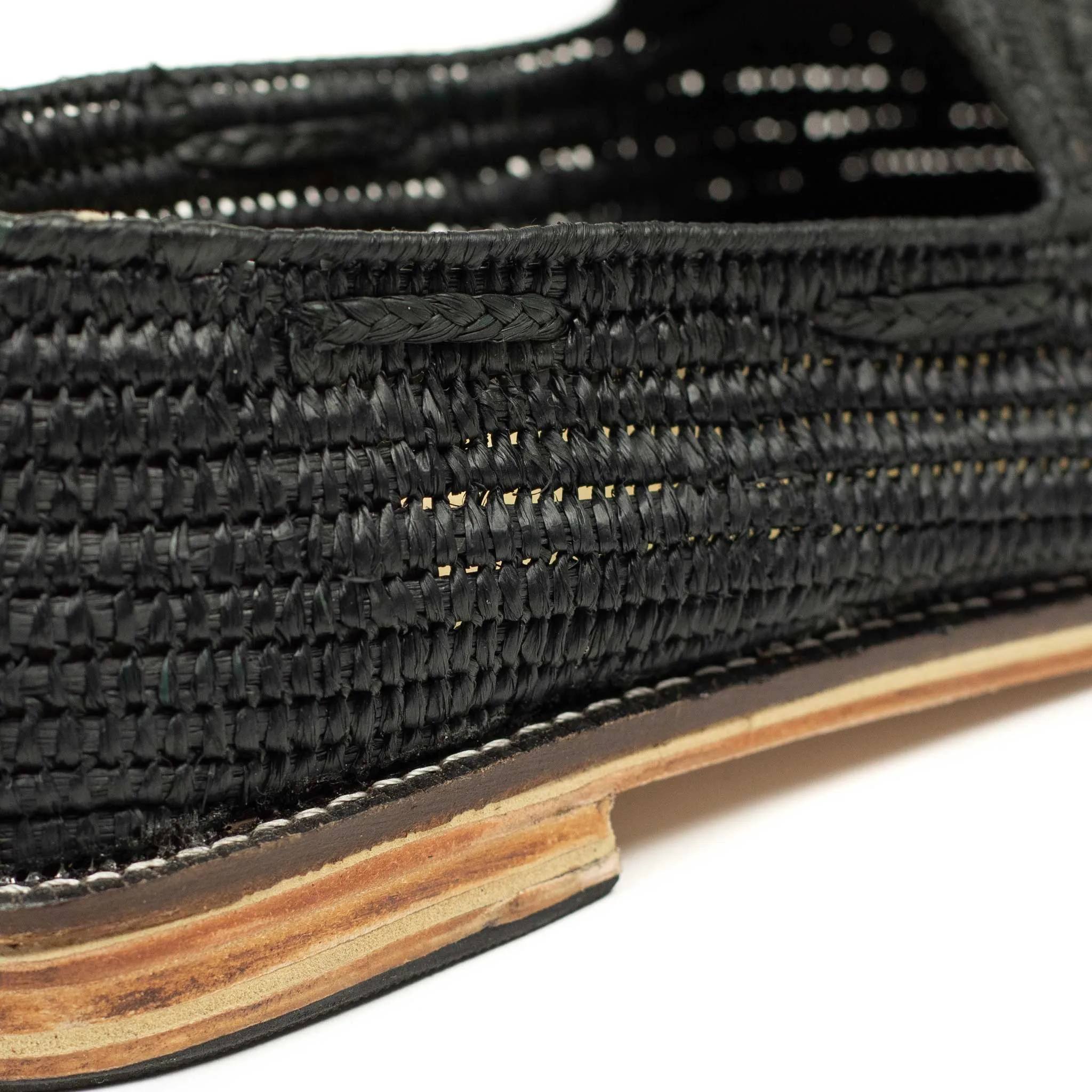 x El Karti: handmade Moroccan raffia tassel loafers, black