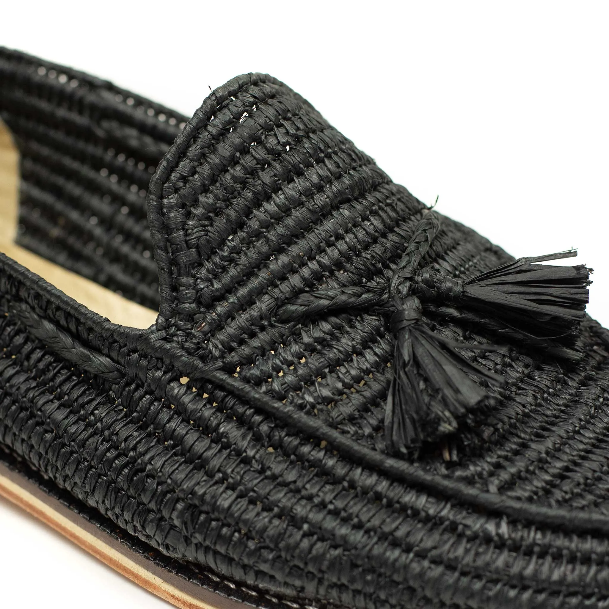 x El Karti: handmade Moroccan raffia tassel loafers, black